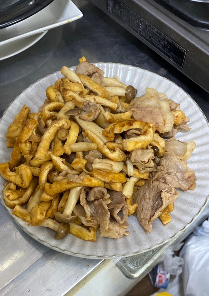 簡単☆油揚げと豚こま肉の焼肉のタレ炒め-レシピのメイン写真
