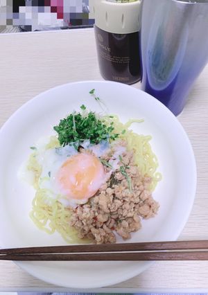 かんたん和え麺☆とりそぼろとバジル缶で-レシピのメイン写真