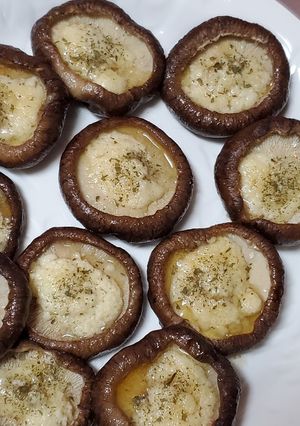 つまみ❢パルメザン椎茸(,,• •,,)-レシピのメイン写真