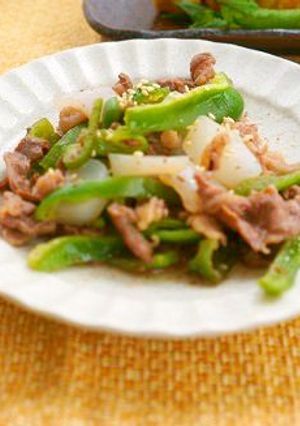 牛肉とピーマンと蒟蒻のピリ辛ごま炒め-レシピのメイン写真