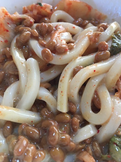 納豆胡麻ドレうどん(キムチ)-レシピのメイン写真