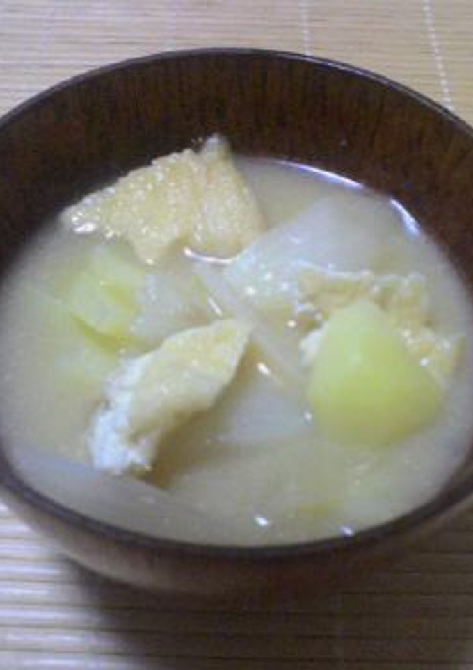 じゃがいもと油揚げと玉ねぎのみそ汁-レシピのメイン写真