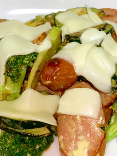 余り野菜とフランクの醤油マヨ炒めチーズ乗-レシピのメイン写真