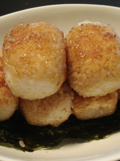 居酒屋さんの焼きおにぎり★しょう油バター-レシピのメイン写真