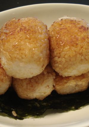 居酒屋さんの焼きおにぎり★しょう油バター-レシピのメイン写真