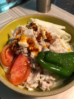 冷やし豚しゃぶうどん食べるラー油がけ。-レシピのメイン写真