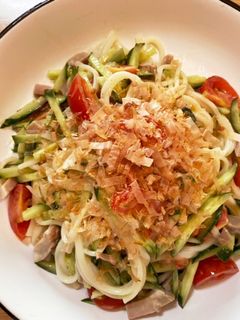休日ランチに!簡単サラダうどん-レシピのメイン写真
