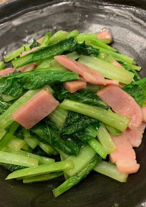 超カンタン♪ごま油香る小松菜ベーコン-レシピのメイン写真