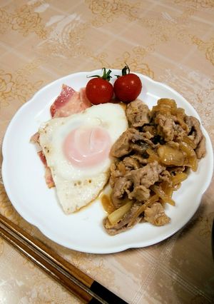 ベーコンエッグと生姜焼き-レシピのメイン写真