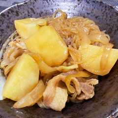 รูปของ 材料4つで簡単！ 肉じゃが