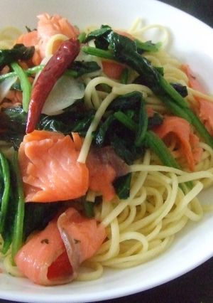 ほうれん草とスモークサーモンのパスタ-レシピのメイン写真