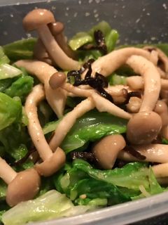 レンジでキャベツとしめじのゴマ塩昆布和え-レシピのメイン写真