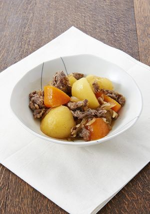 土鍋付き電子レンジで簡単!定番の肉じゃが-レシピのメイン写真