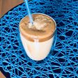 シェーカーで作る簡単ダルゴナコーヒー。