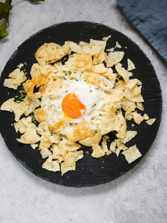 ズボラおつまみ!温玉ポテチそうめん-レシピのメイン写真