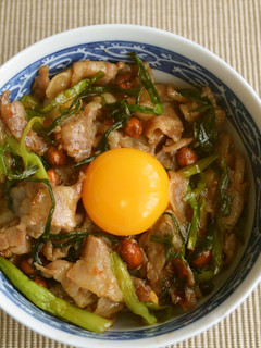 みそピーのピリ辛スタミナ丼-レシピのメイン写真
