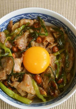 みそピーのピリ辛スタミナ丼-レシピのメイン写真