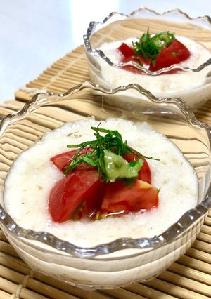 山葵でツンと旨し♪トマトのとろろ掛け-レシピのメイン写真