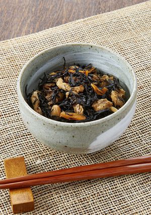土鍋付き電子レンジで簡単！ひじきの煮物-レシピのメイン写真