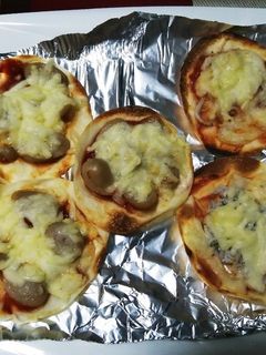 余った餃子の皮で作る簡単ピザ-レシピのメイン写真