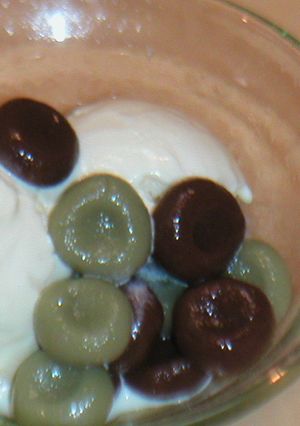 ココア白玉と抹茶白玉のバニラアイス添え-レシピのメイン写真