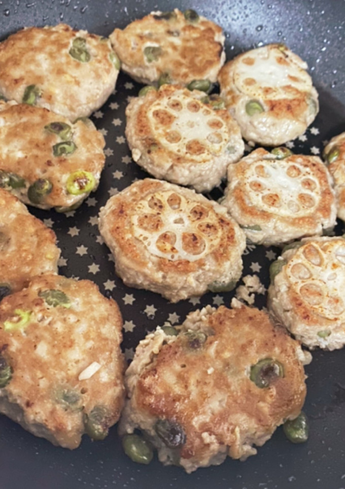 蓮根と豆腐と枝豆の和風ハンバーグ-レシピのメイン写真