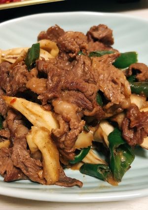 シンプル！舞茸と牛肉のピリ辛味噌炒め-レシピのメイン写真