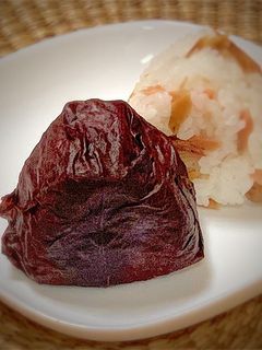 【鮭おにぎり】赤紫蘇包み-レシピのメイン写真