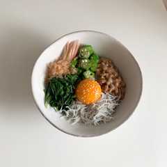 รูปของ しらすと納豆のねばねば丼