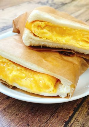 とろとろ!チーズ入り厚焼きたまごサンド-レシピのメイン写真