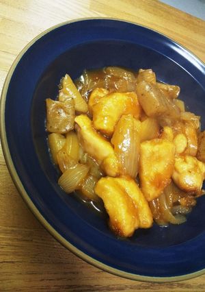 簡単メイン♪鶏と蒟蒻と玉葱の甘辛炒め煮-レシピのメイン写真