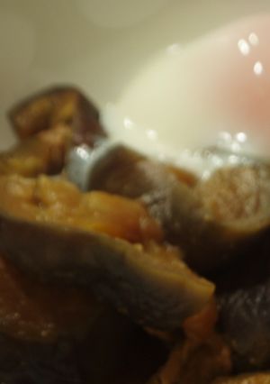 なすと豚肉の味噌煮。温玉添え。-レシピのメイン写真