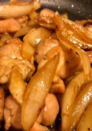玉ねぎと鶏肉のバター照り焼き-レシピのメイン写真