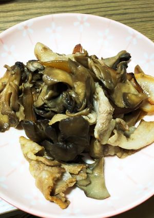 舞茸と豚肉のガーリック醤油炒め-レシピのメイン写真