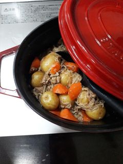 ストウブde肉じゃが-レシピのメイン写真