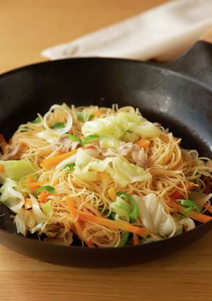 バーミキュラフライパンで香ばし焼ビーフン-レシピのメイン写真