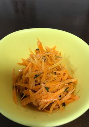 夏の常備菜。バジル香るにんじんサラダ-レシピのメイン写真