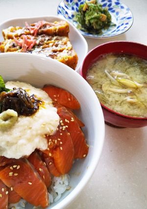 サーモン山かけ丼-レシピのメイン写真