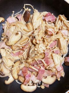 きのことベーコンのバタポン炒め-レシピのメイン写真
