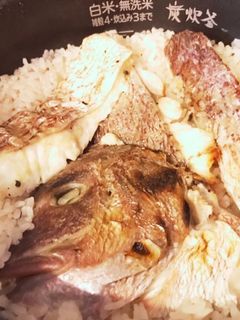 お安い鯛のあらで作る鯛めし-レシピのメイン写真