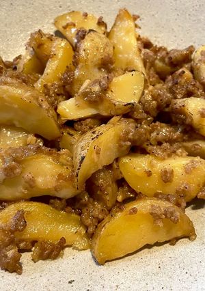じゃがいもとひき肉の⭐︎照り焼きガーリック炒め-レシピのメイン写真