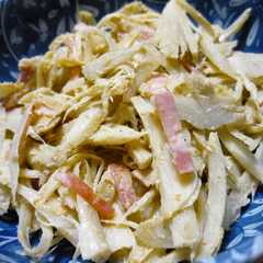 รูปของ ベーコンとごぼうの胡麻風味サラダ