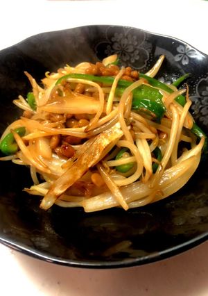 場違いな物が入ってる普通の野菜炒め-レシピのメイン写真