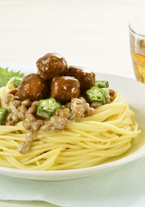 イシイの照焼ミートボールと納豆パスタ-レシピのメイン写真
