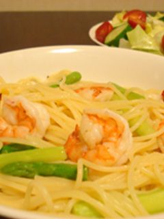 プリプリ海老とアスパラのペペロンチーノ-レシピのメイン写真