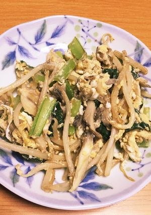 小松菜もやし舞茸のめんつゆ卵炒め-レシピのメイン写真