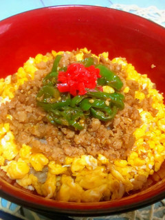 刻みレンコンと生姜とゴマの4色そぼろ丼-レシピのメイン写真