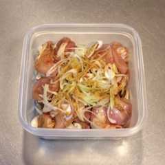 รูปของ レンジで簡単！鶏肉ときのこのピリ辛蒸し