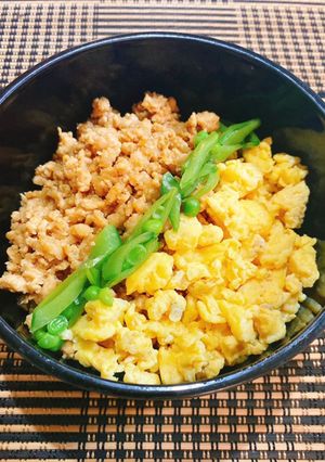 ☆節約かさまし鶏そぼろ豆腐丼☆-レシピのメイン写真