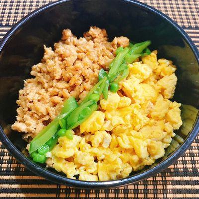 そぼろ丼くん様 伝説の二色そぼろ丼〜ひまりや〜大正店